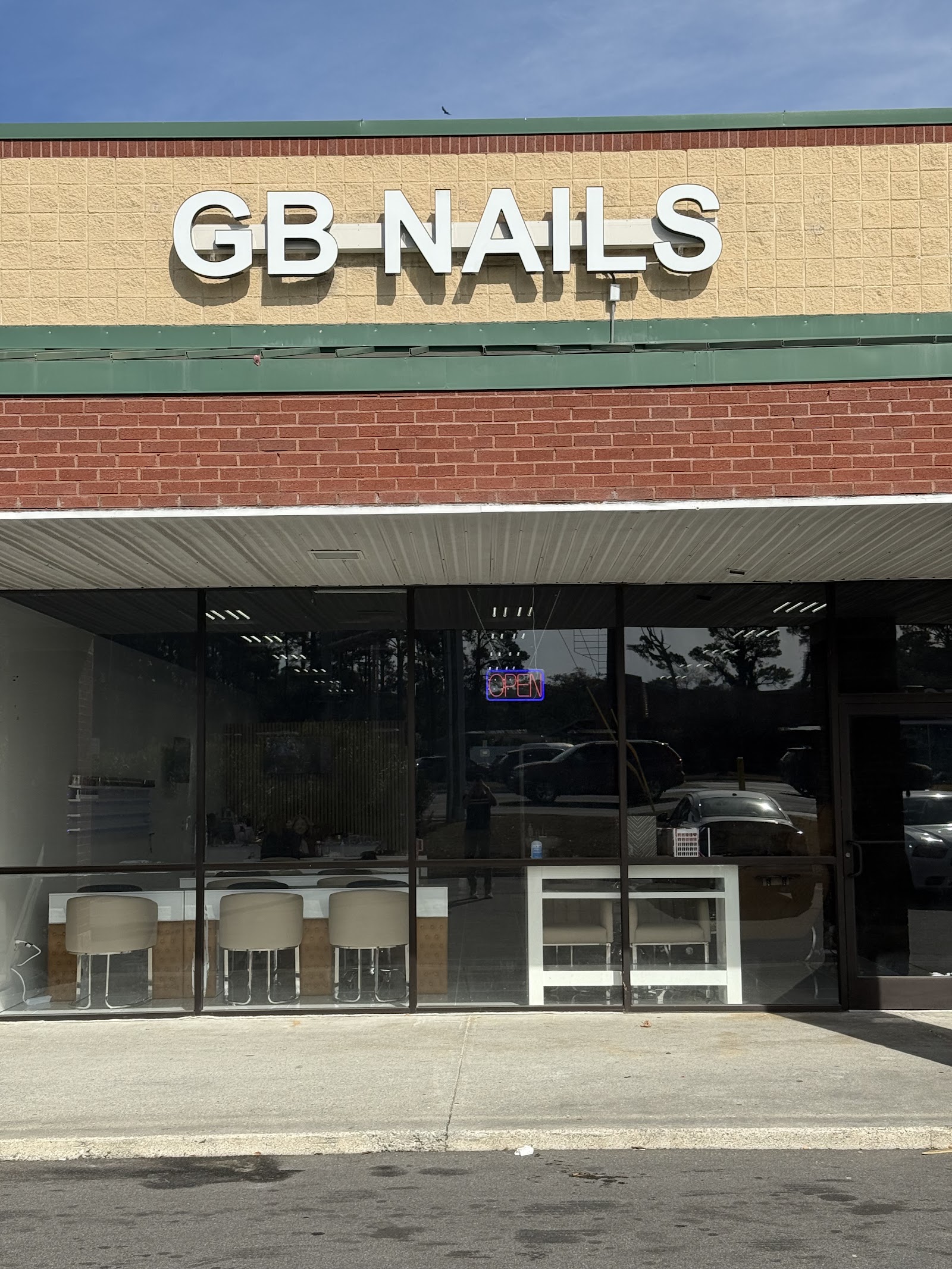 GB Nails salon nail photo 4